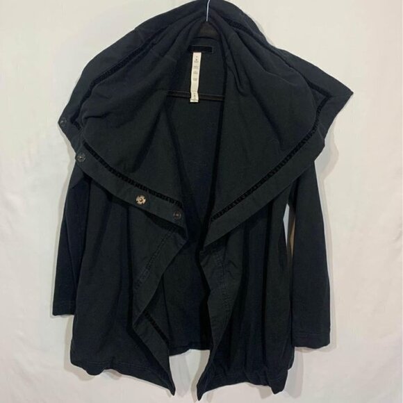 LULULEMON jacket. Black. Snap front- multiple ways to wear. Size 4. New … - Picture 1 of 11